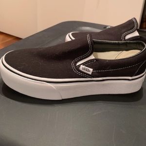 New never worn Vans slip on sneakers